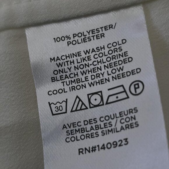 🤍✨ Ann Taylor LOFT Satin Pocket Tee Blouse – Ivory Satin (NEW WITH TAG) ✨🤍 - Picture 5 of 5